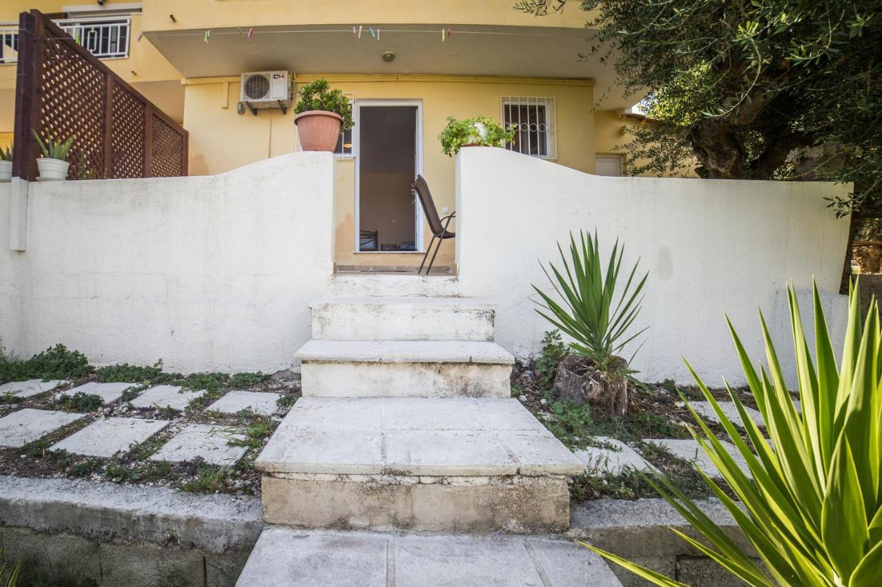 Eleni Studios Planos Exterior foto